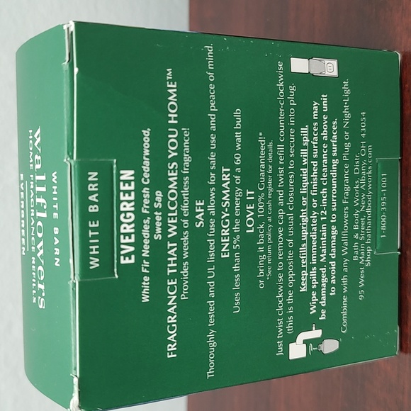 Bath & Body Works White Barn EVERGREEN + HOLIDAY & Scent Control Wallflower Set - Picture 4 of 6